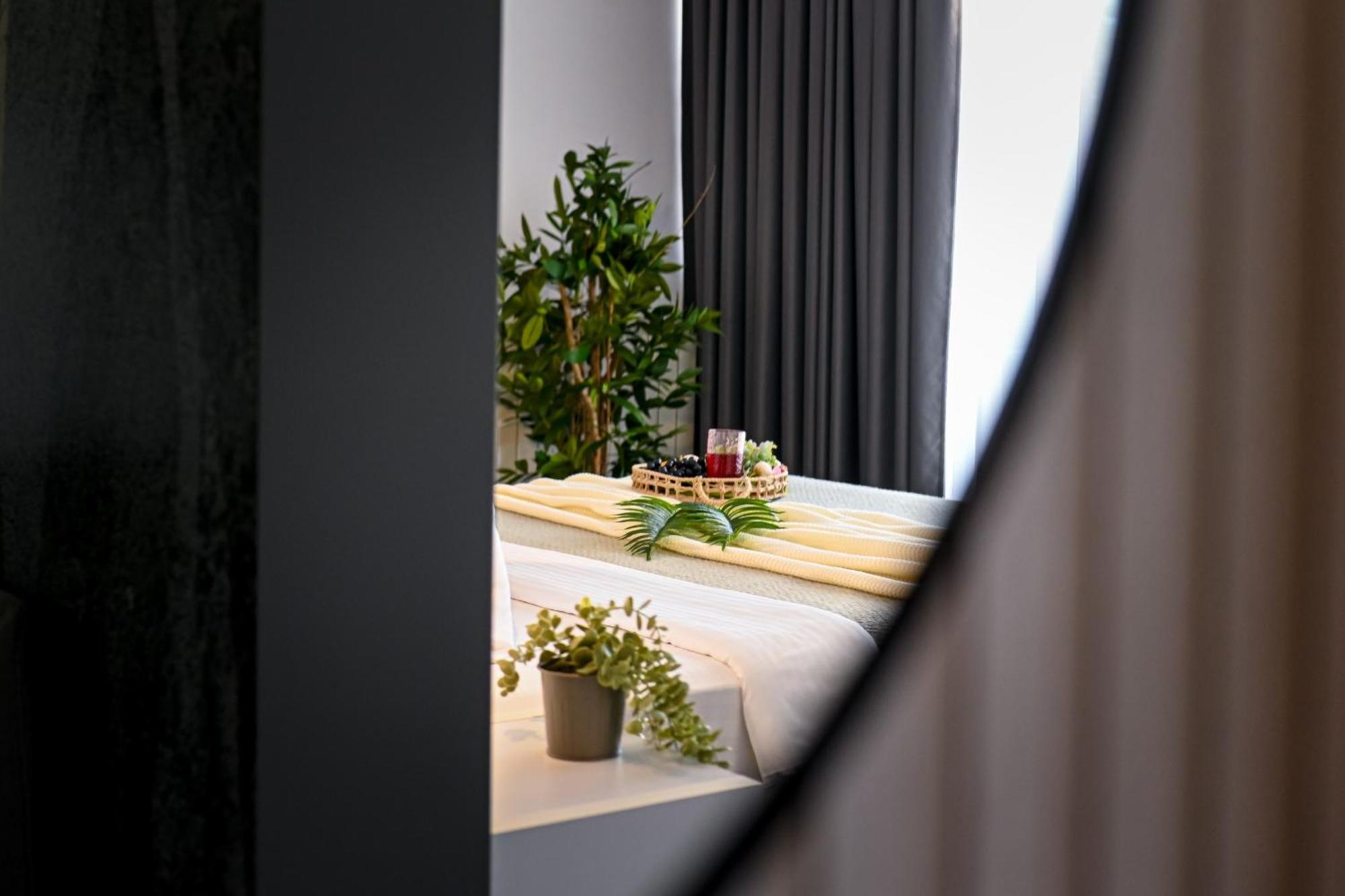 Urban Elegance - Stylish Central Accommodation Bukarest Værelse billede