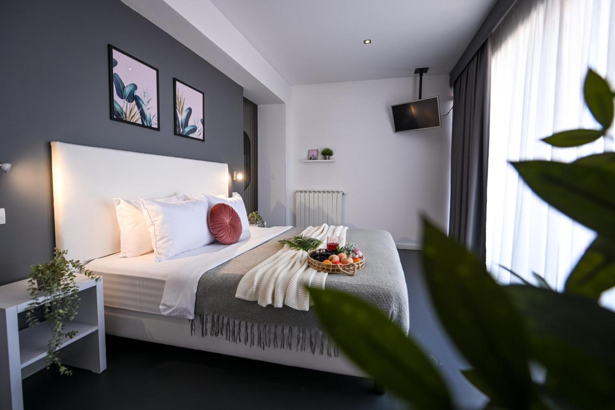 Urban Elegance - Stylish Central Accommodation Bukarest Værelse billede
