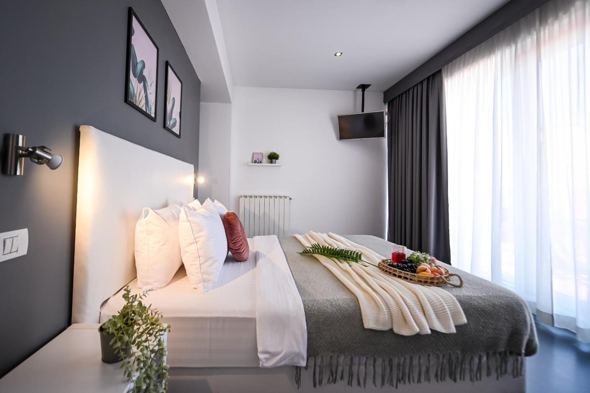 Urban Elegance - Stylish Central Accommodation Bukarest Værelse billede