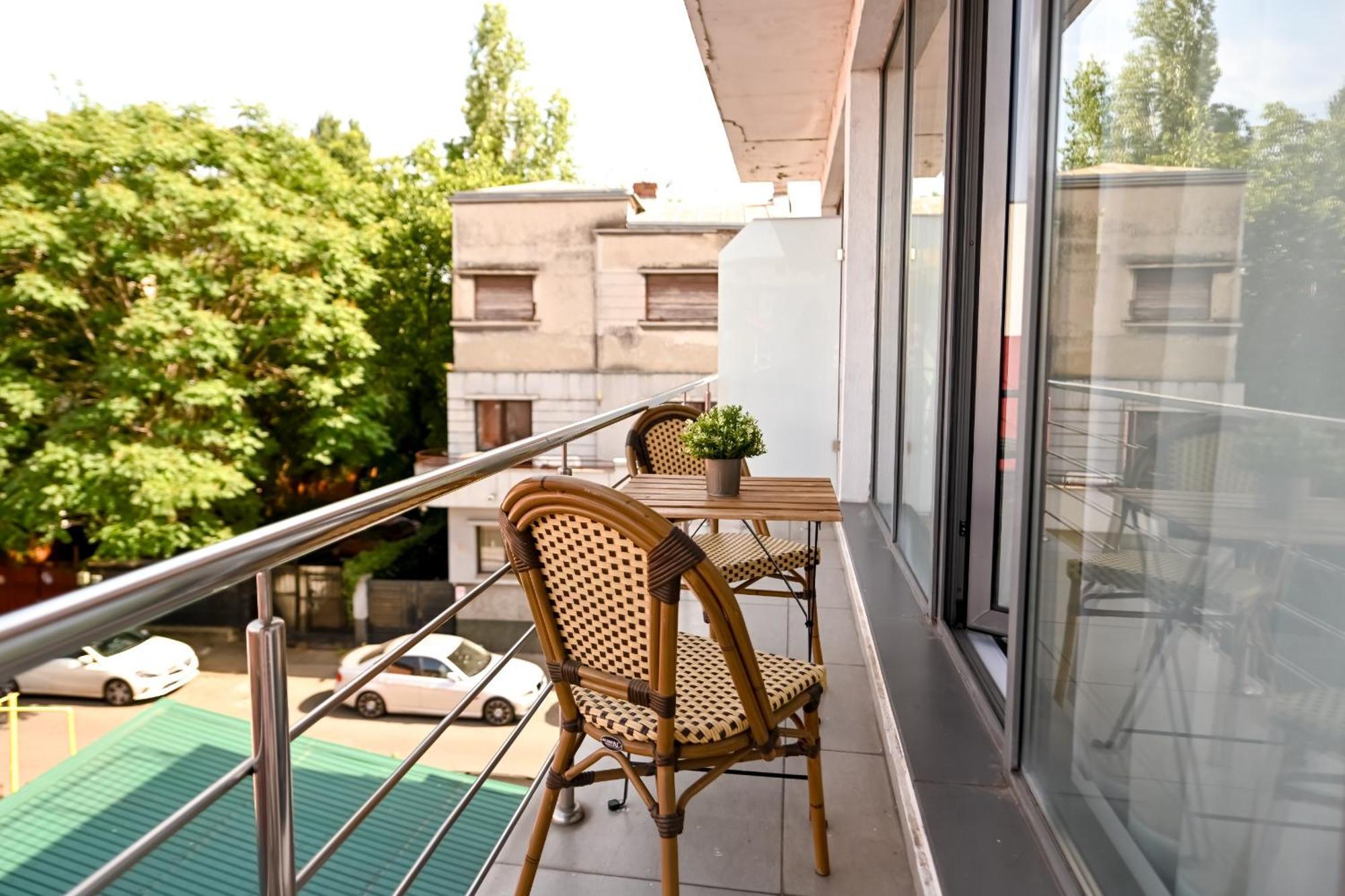 Urban Elegance - Stylish Central Accommodation Bukarest Eksteriør billede