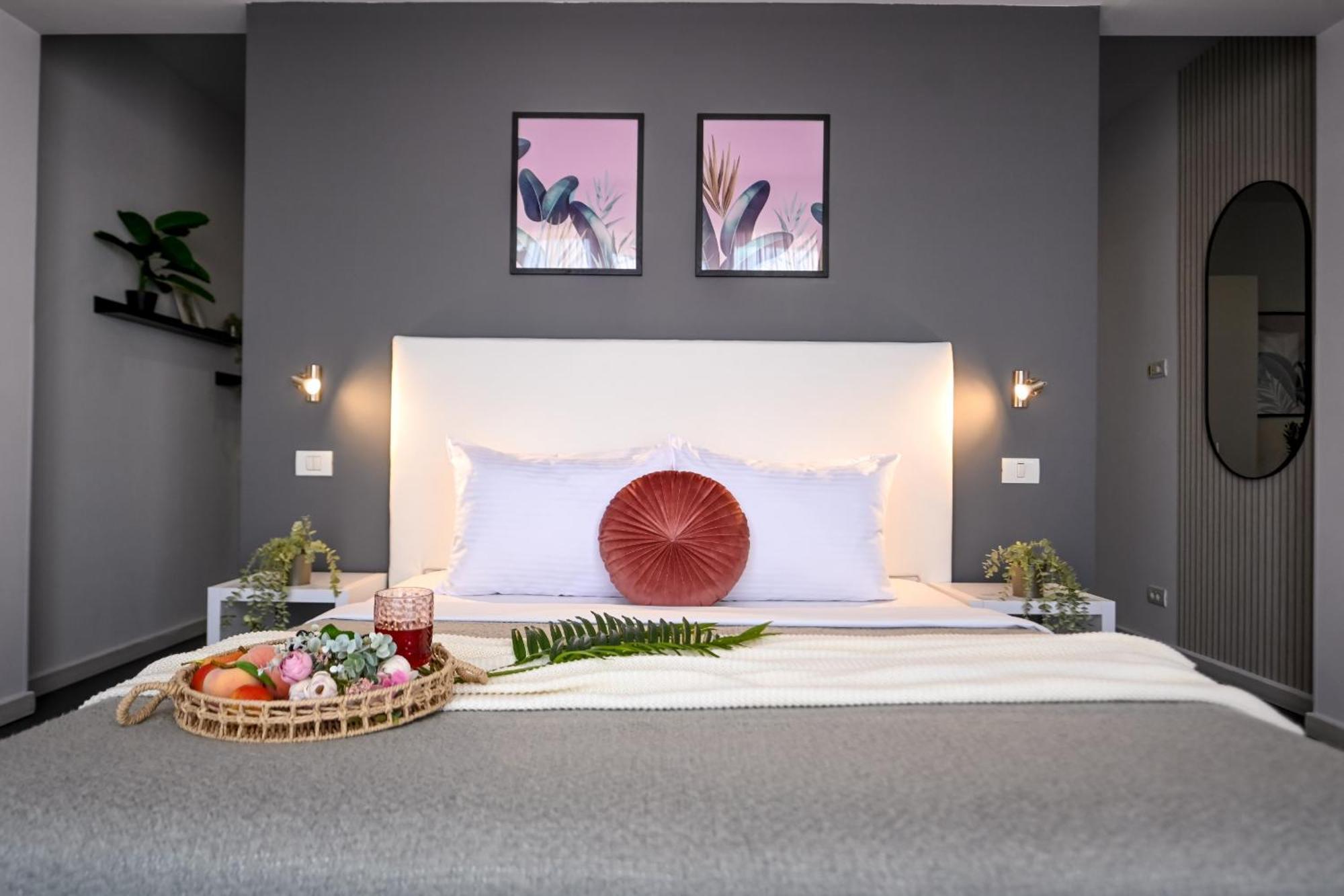 Urban Elegance - Stylish Central Accommodation Bukarest Værelse billede