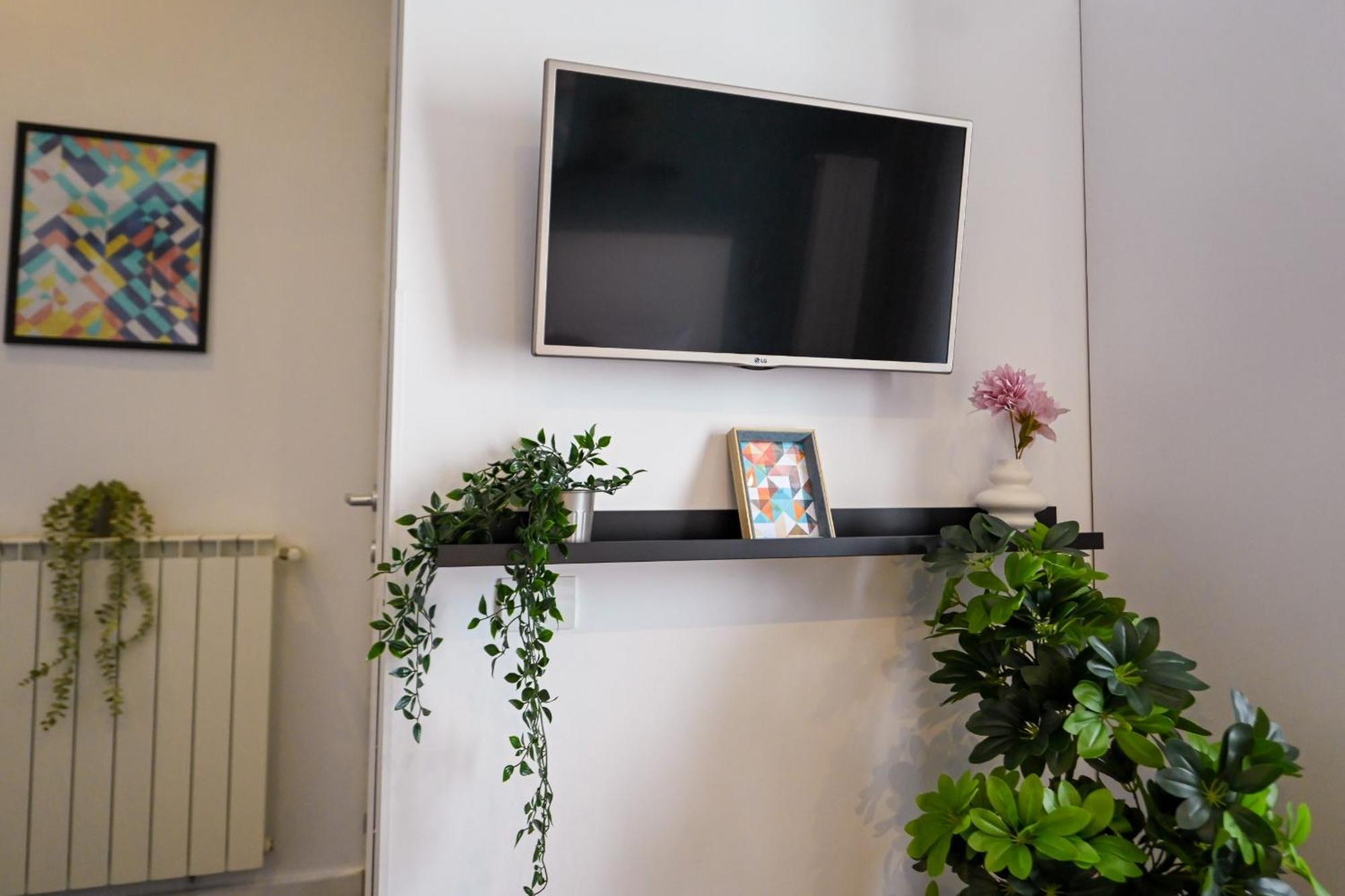 Urban Elegance - Stylish Central Accommodation Bukarest Værelse billede