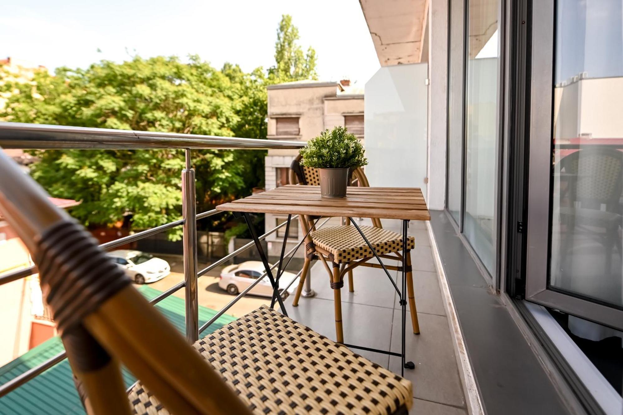 Urban Elegance - Stylish Central Accommodation Bukarest Værelse billede