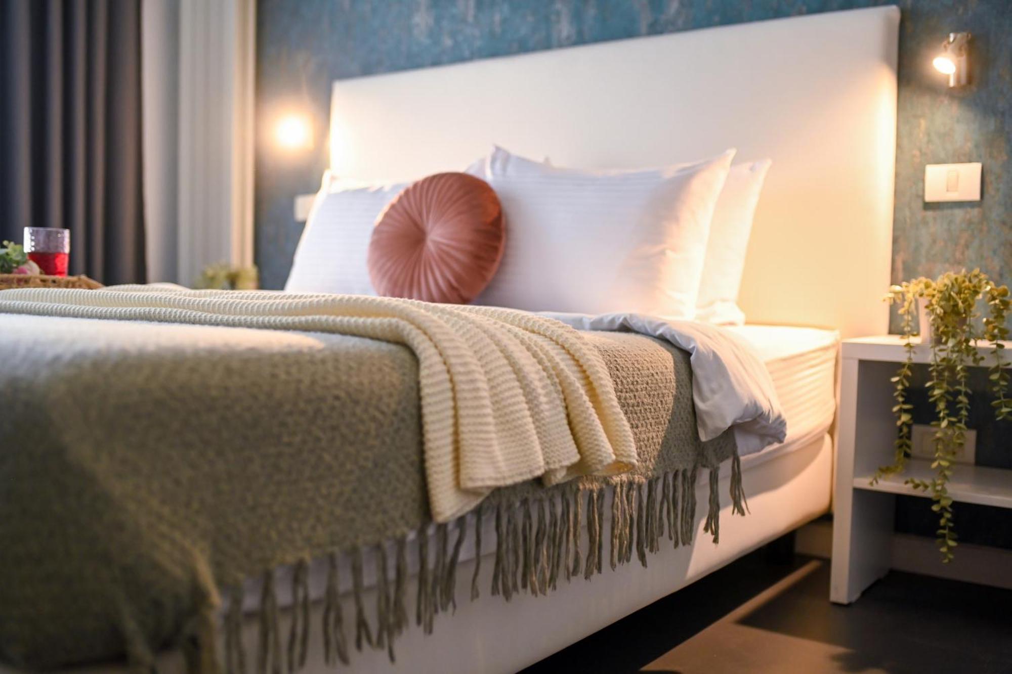 Urban Elegance - Stylish Central Accommodation Bukarest Værelse billede