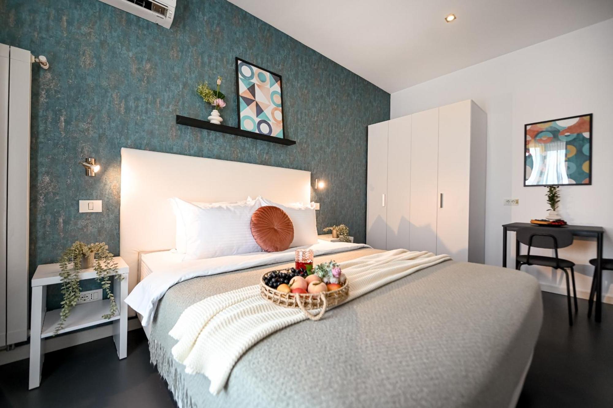 Urban Elegance - Stylish Central Accommodation Bukarest Værelse billede